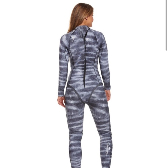 ❗️SOLD❗️LIMITED EDITION 🦈 “Ocean Ramsey” Tiger Shark XCEL Wetsuit 5/mm [Sz. 2] - Picture 8 of 9